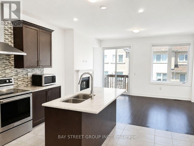 Building Photo - 103 Drizzel Cres