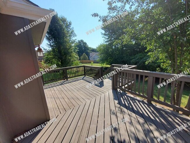 Building Photo - Beautiful East Olathe Home-Available NOW!!