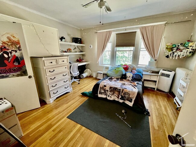 Building Photo - Fantastic, Spacious 3-bed /1-bath in Allston