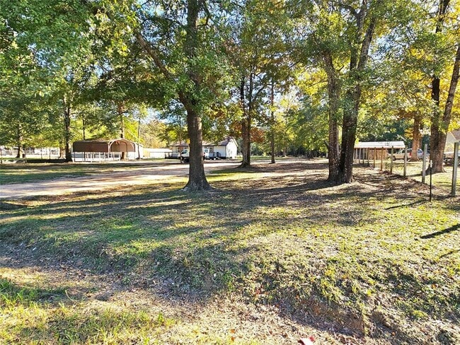 Building Photo - 461 Trails End Dr
