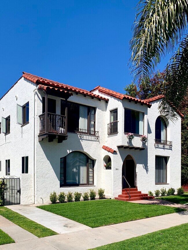 Building Photo - 2911 E Vista St