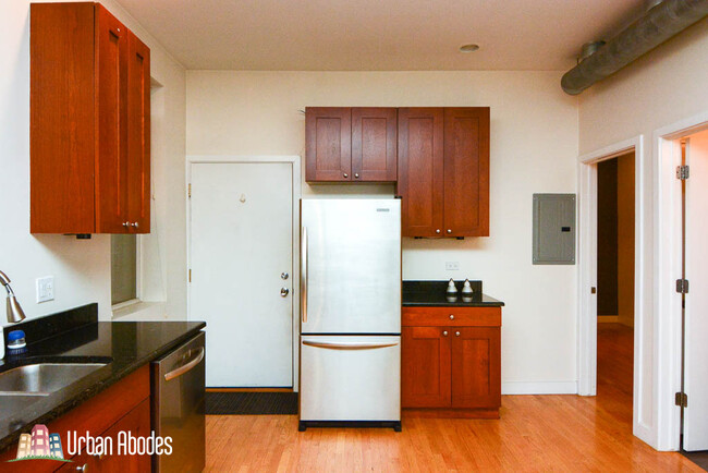 Foto del edificio - 2649 W Haddon Ave