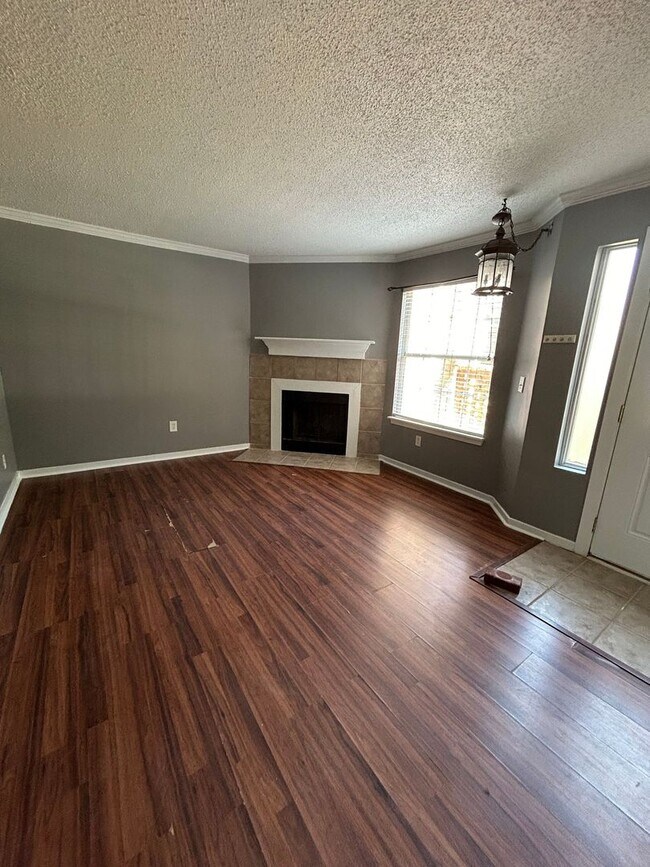 Building Photo - Charming 2 bedroom townhome in The Arbor @...