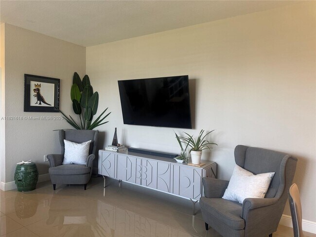 Foto del edificio - 798 NE 43rd St