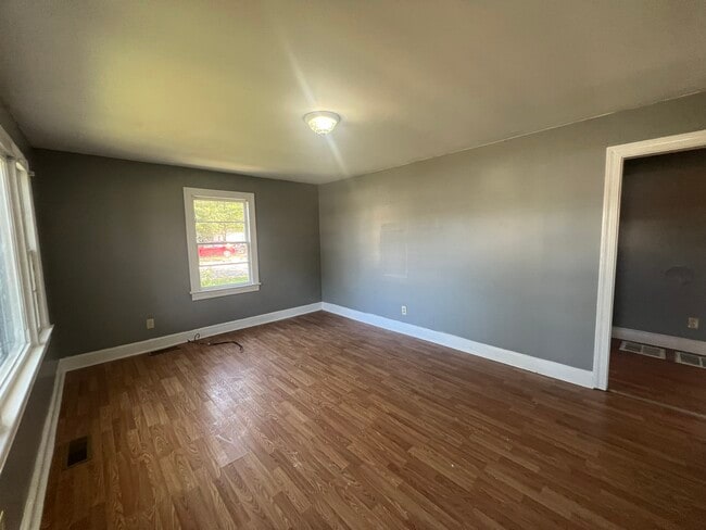 Living Room - 609 Jackson Ln