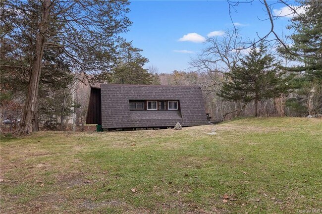 Building Photo - 288-308 Pine Hill Rd