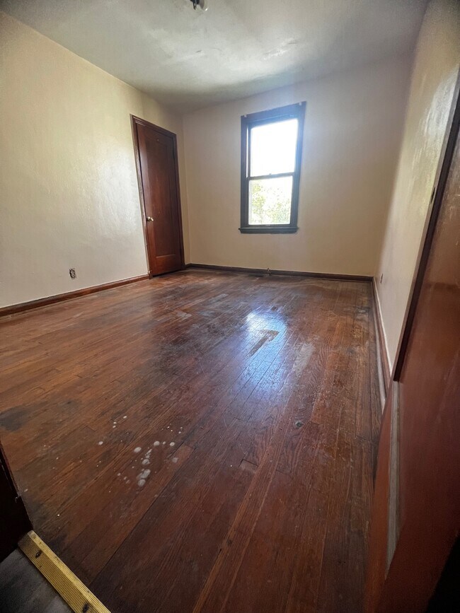 Foto del edificio - 2409 Spencer Ave