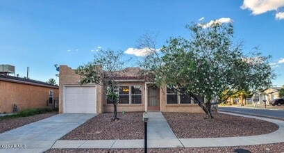 Building Photo - 6243 Oryx Cir
