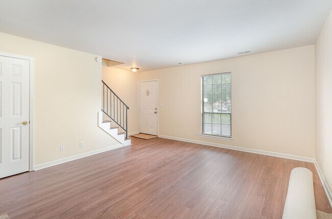 Foto del edificio - Desirable Brentwood Trace 2 Bedroom Townho...