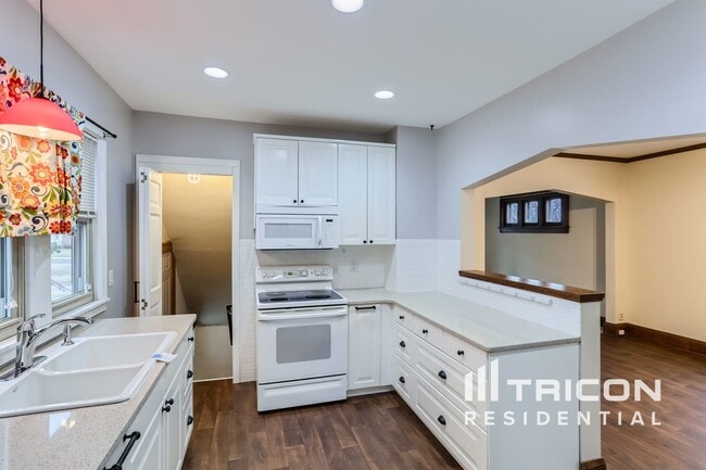 Foto del edificio - 2322 NE Stinson Pkwy