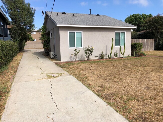 Building Photo - 12140 Ramona Ave