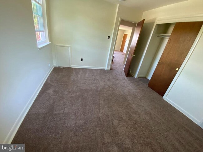 Building Photo - 16 Midland Rd