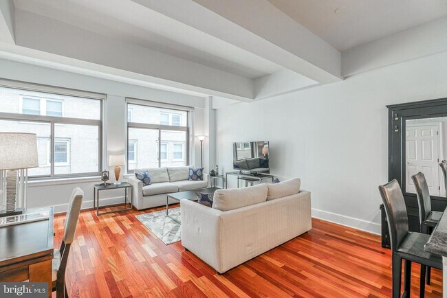 Building Photo - 1500 Chestnut St