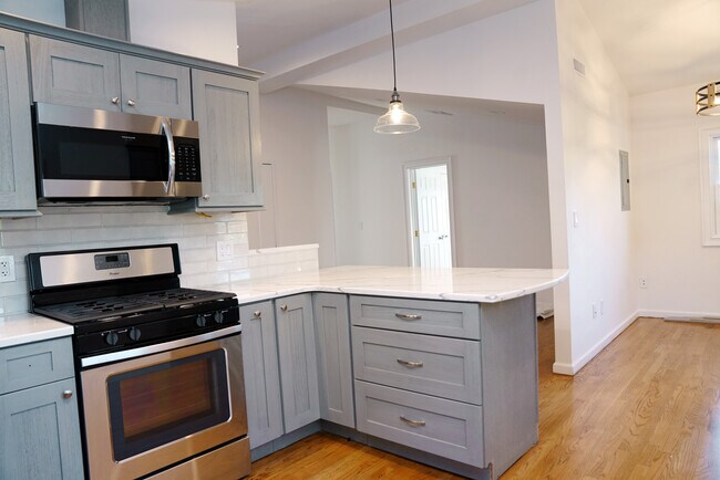Building Photo - 22 Oldwood Rd