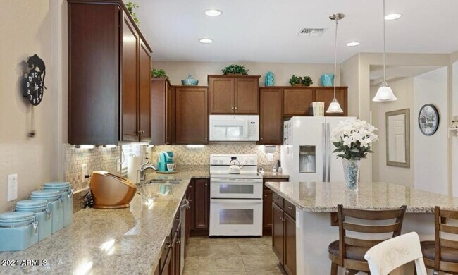 Foto del edificio - 802 E Blossom Rd