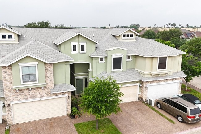 Building Photo - 9310 Albany Dr