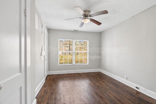 Foto del edificio - 752 McDonough Blvd SE