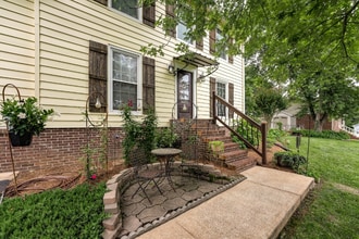 103 Rocky Dr