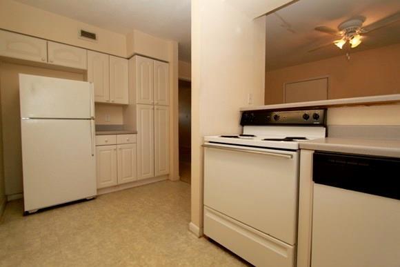 Building Photo - 3304 Red River St