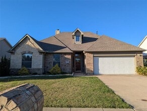 Building Photo - 305 Harvest Bend Dr