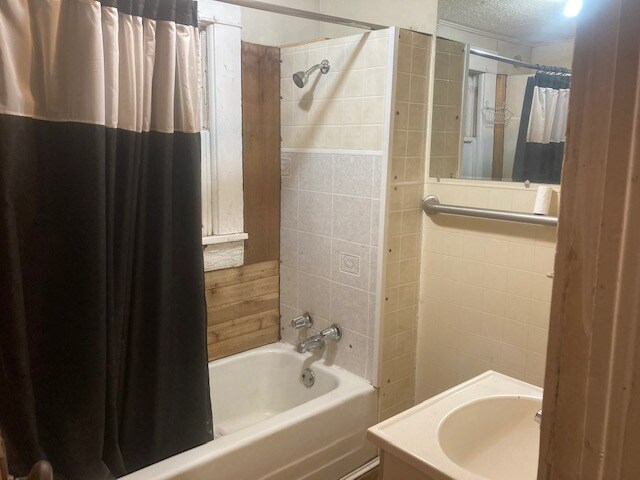 Foto del edificio - 2032 S Water St