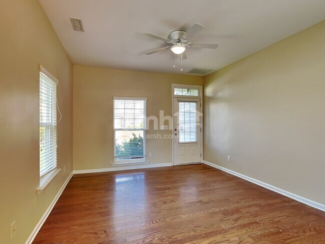 Foto del edificio - 660 Smithridge Way