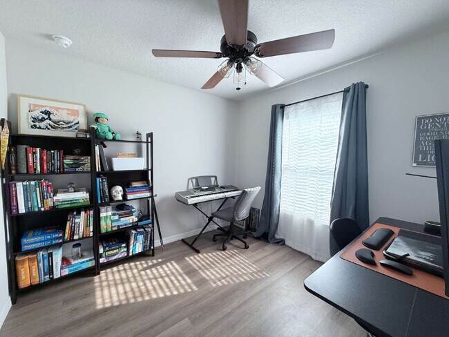 Foto del edificio - 1388 Stone Ridge Cir