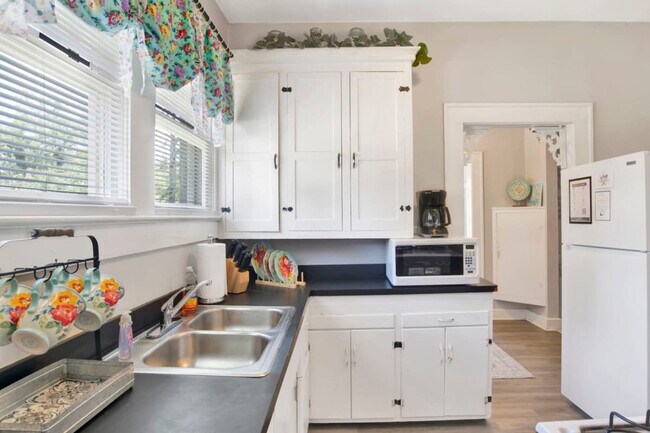 Foto del edificio - 150 Hannon Ave