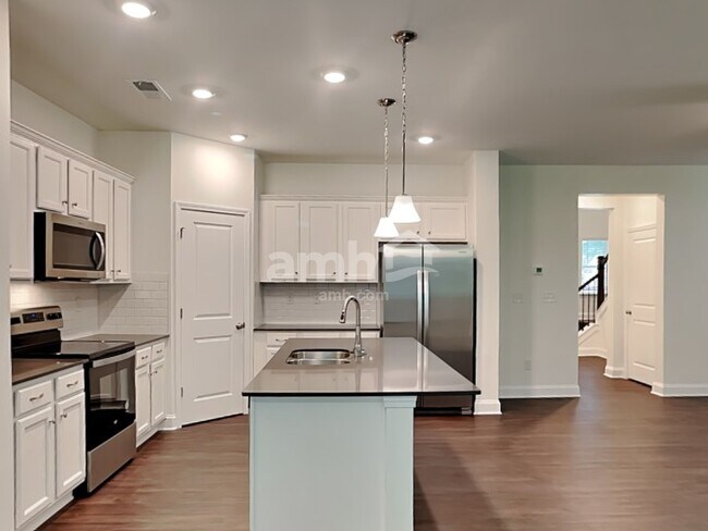 Foto del edificio - 7405 Garrett Ct