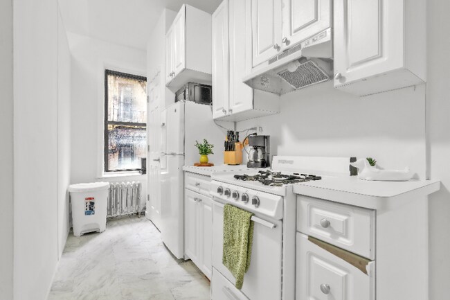 Foto del edificio - 405 W 45th St