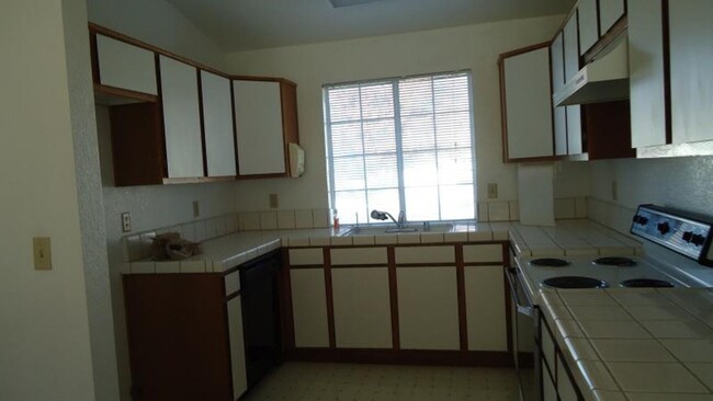 Foto del edificio - Comfortable  3Beds 2Baths in North Stockton