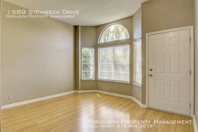 Building Photo - Rare Three Bedroom with a Three Car Garage