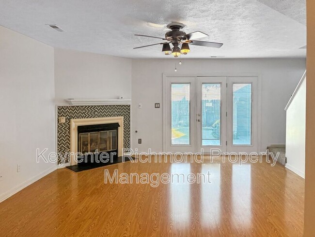 Foto del edificio - 7802 Fitzgerald Ct