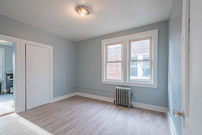 Building Photo - 2118 Bedford Ave