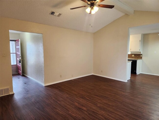 Foto del edificio - 3 Bedroom Refresh in South Fort Worth