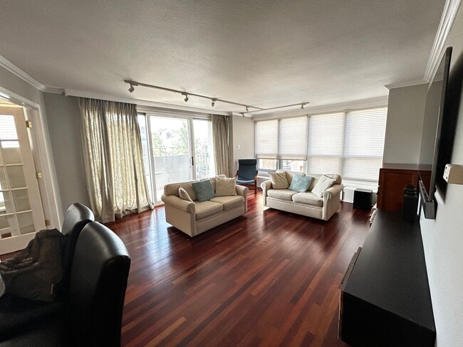 Building Photo - The Dorchester