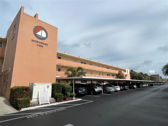 Foto del edificio - 7420 Bay Island Dr S
