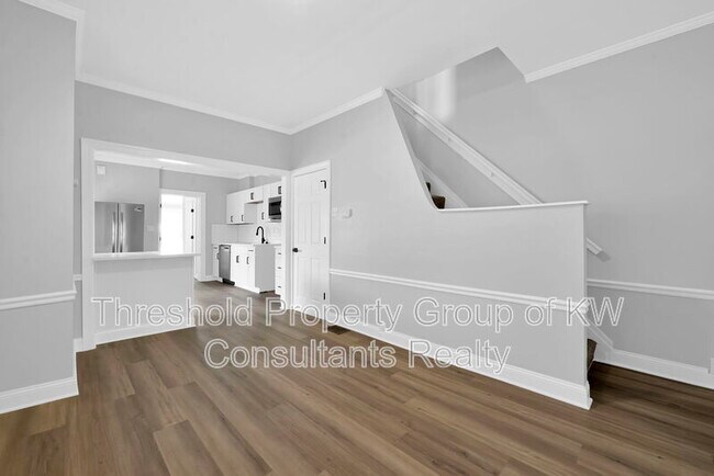Building Photo - 342 E Morrill Ave