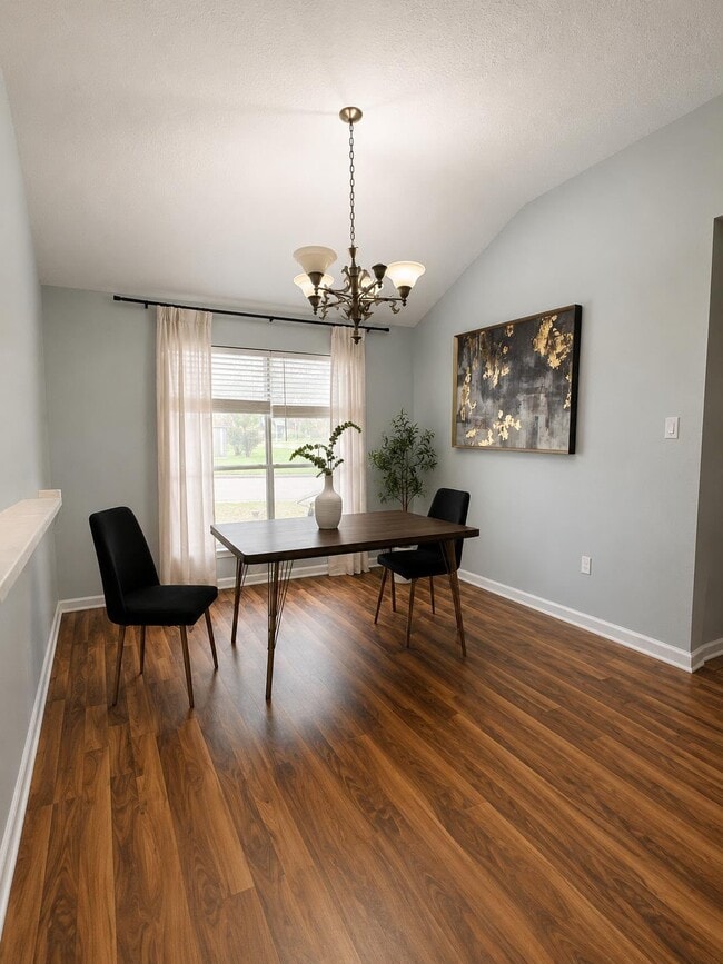 Foto del edificio - 1502 Sudbury Dr