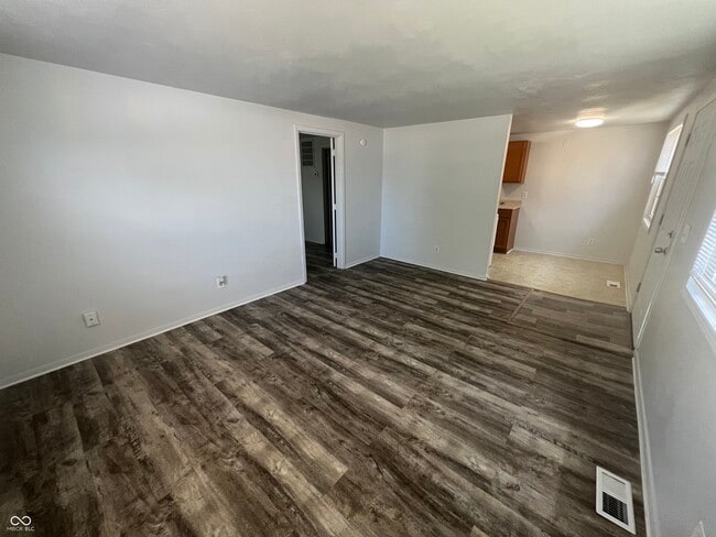 Foto del edificio - 904 Sloan St