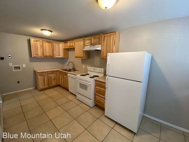 Building Photo - 2129 N 250 W