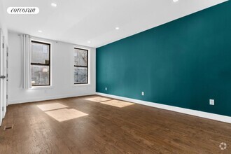 Building Photo - 297 Hinsdale St