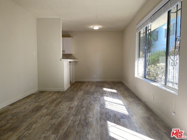 Primary Photo - 418 Rose Ave