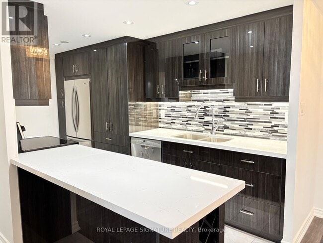 Photo du bâtiment - 812 Burnhamthorpe Rd