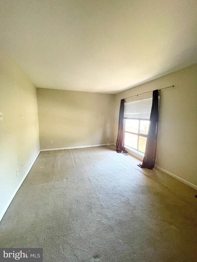 Foto del edificio - 8212 Canning Terrace