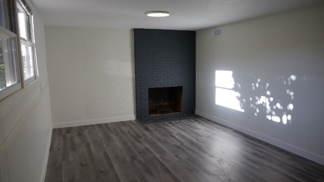 Foto del edificio - 1525 Ivy Ct