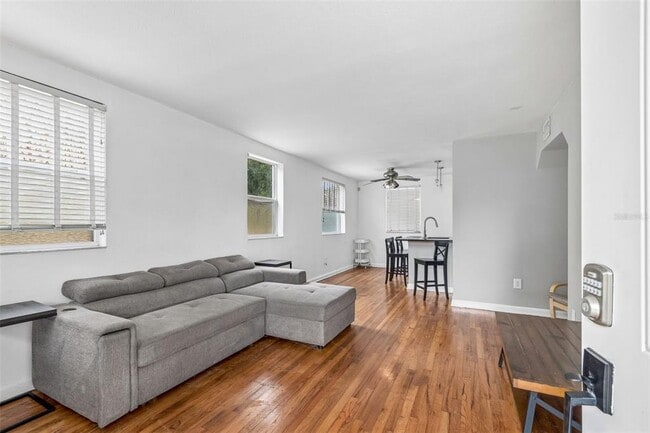 Building Photo - 601 Swann Dr