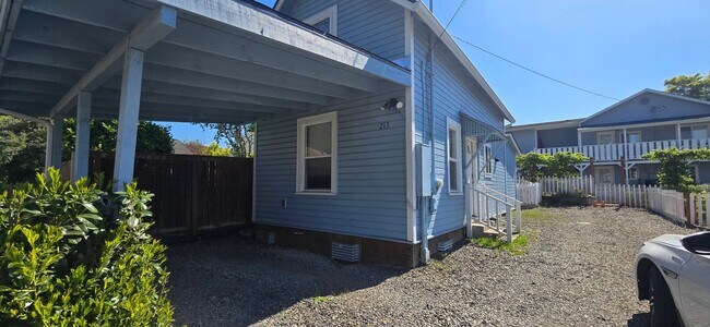 Foto del edificio - Furnished Listing-213 West 12th St., Port Angeles, WA 98362
