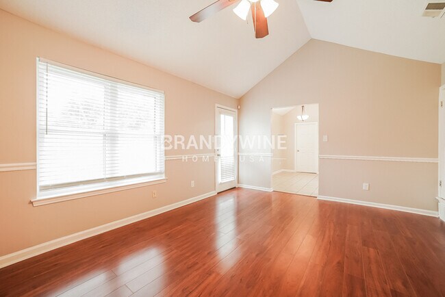 Foto del edificio - 6490 Saddleback Cir