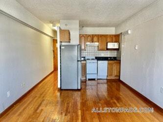 Foto del edificio - 1110 Commonwealth Ave